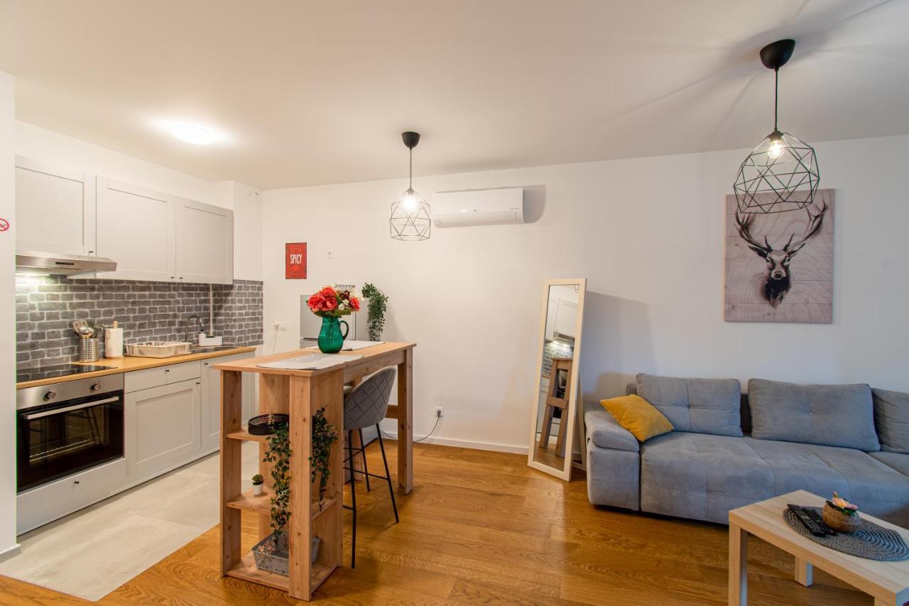 Flexible Selfcheckins 39 - Zagreb - Parking - New Appartement Buitenkant foto