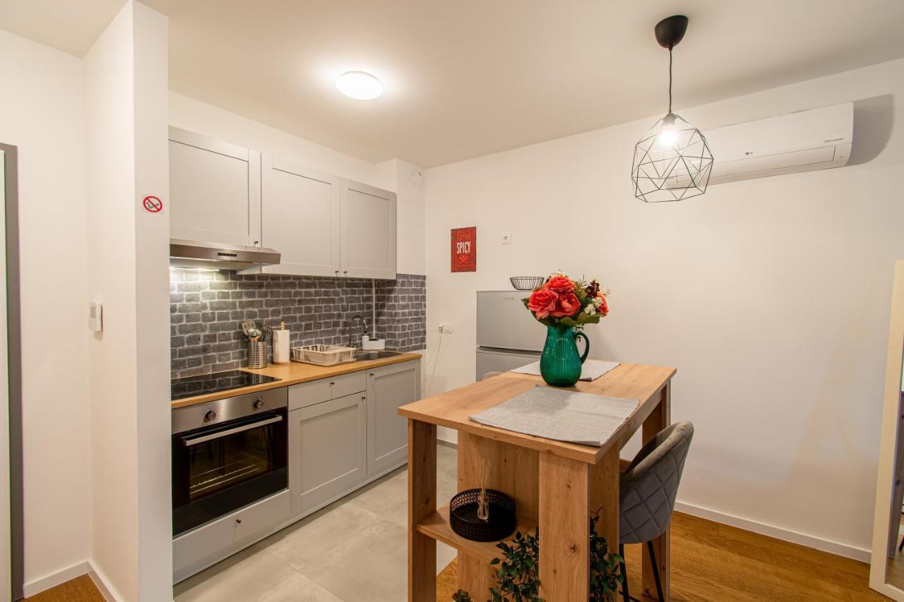 Flexible Selfcheckins 39 - Zagreb - Parking - New Appartement Buitenkant foto