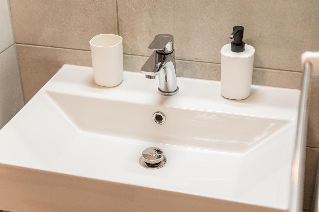 Flexible Selfcheckins 39 - Zagreb - Parking - New Appartement Buitenkant foto